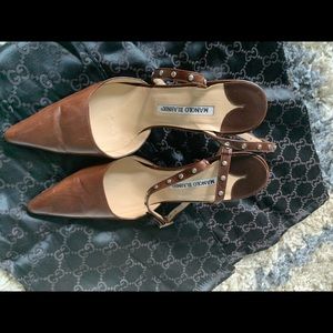 Manilo Blahnik brown leather stud sling pump 8M